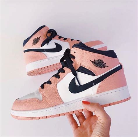 nike jordan 1 women's